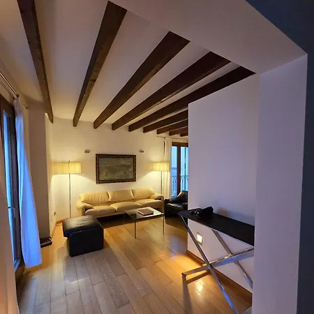 아파트 Cathedral Exclusive Flat -